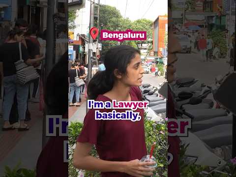 How much does a HIGH COURT LAWYER make?