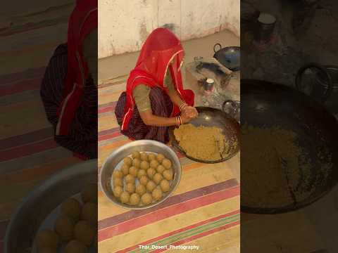 देसी घी के लड्डू 😍#desi #food #gaon #villagelife #shorts