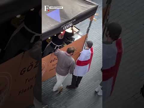 Watch: London Anti-Immigration Protester Buys Indian Snack In Viral Moment | N18G