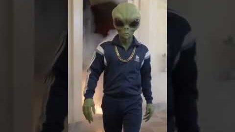 Trump Escalates Tensions With Space एलियन Alien  #US #UK #India #EU #satirical viral short