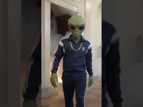 Trump Escalates Tensions With Space एलियन Alien #US #UK #India #EU #satirical viral short