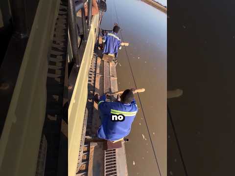 How These People Steer Ships by Hand in the Modern Age