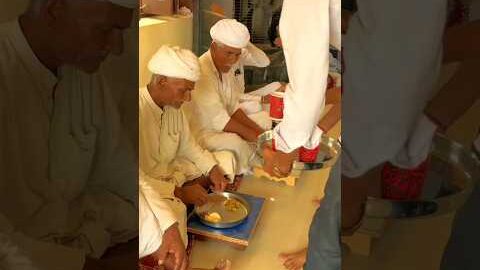 राजस्थानी खाना😍 | #राजस्थानी #देसी #gaon #desi #khana #villagelife #rajasthan #lifestyle #culture