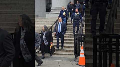 Mark Agnifilo Luigi Mangione Federal Court New York NYC Manhattan America USA City Hall Viral News