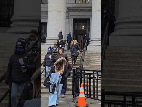 Luigi Gals Mangione Federal Court New York NYC America USA Manhattan City Hall Viral Trending News