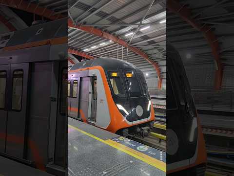 Indian Metro vs Pakistan Metro #viral #shortvideos #metro #train #kanpur #delhi #pakistan #transport