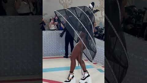 Janelle Monáe: The Legend & The Moment 👏🏾🔥😮‍💨 #Shorts #MetGala #MetGala2023 #JanelleMonáe