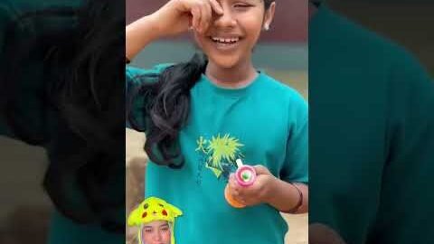 kakak desi usil pada adiknya