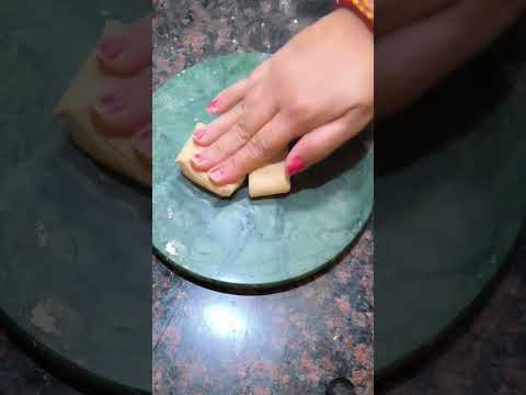 Unique Paratha Folding #shorts #trending #food #desi #paratha #roti #youtubeshorts #viralvideo