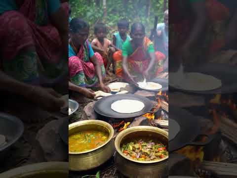 Traditional Aadiwasi Food Cooking in Jungle | Desi Village Style Roti & Curry #aadiwashi #cooking