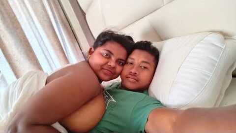 Couples Masti VLOG. पूजा जी ने पहनी है नाइट ड्रेस। Fit nahi hua.#romantic ❤️