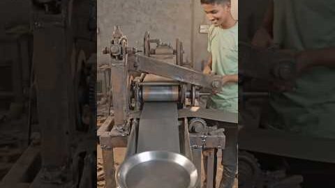 देसी जुगाड़ मशीन से स्टील का बर्तन बनता देख दंग रह जाओ 😱 #desi जुगाड #desi machine #shorts virl