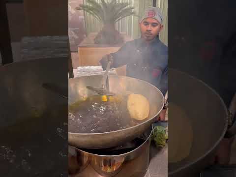 Desi ghee ke asli chole bhature #streetfood #foodie #cholebhaturae #tasty