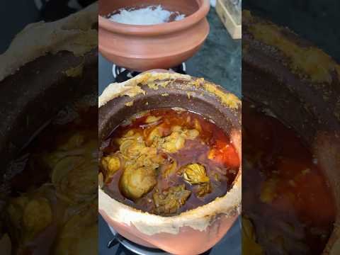 ek dum desi style handi chicken🍗 🤤 #bhartichauhan #handi #chicken #ytshorts #desi #cooking