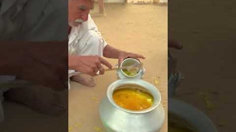 गाँव का देसी घी 😍 #gaon #desi #ghee #khana #food #youtubeshorts #rajasthan #shorts #village #reel