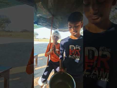 “मेहनत क्यों? लंगड़ा बनो और भीख लो 🤣 | fekufatepuriya |funny |short |Desi |comedy |