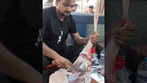 😱Desi Riyaji Mutton Gardan Agla Dast Chaap Seena Cutting//Famous Mutton Shop Kolkata/Mutton Price