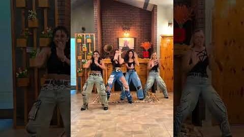 Nachke deikhade… sachi nachke dikha diya! 💃You guys are serving Desi Girl energy like no one else!
