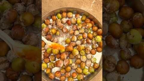 मसालेदार स्वादिष्ट देसी बेर😍 #desi #fruit #villagelife #shorts