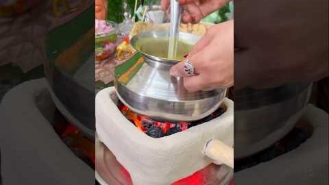 मिट्टी की सिंगड़ी पे बनाई राजस्थानी कड़ी 😍 #kadi #desi #marwadifoodfactory