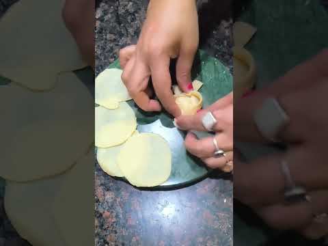 World’s Best Folding #shorts #trending #food #desi #paratha #roti #youtubeshorts #viralvideo