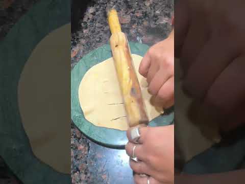 Unique Paratha Folding #shorts #trending #food #desi #paratha #roti #youtubeshorts #viralvideo