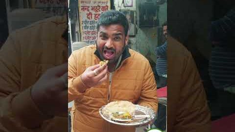 Desi Ghee Chole Bhature Delhi Street Food Nand Di Hati Sadar Bazaar | Veggie Paaji #foodshorts