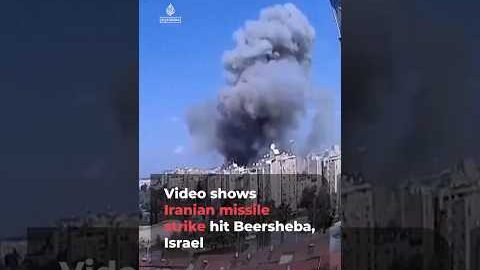 Video shows Iranian missile strike hit Beersheba, Israel | AJ #shorts