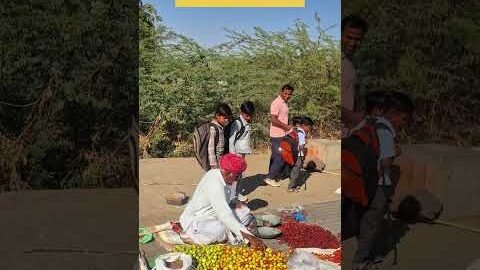 गांव की शुद्ध और देशी चीजें 😍 #gaon #villagelife #rajasthan #food #desi #ytshorts #youtubeshorts
