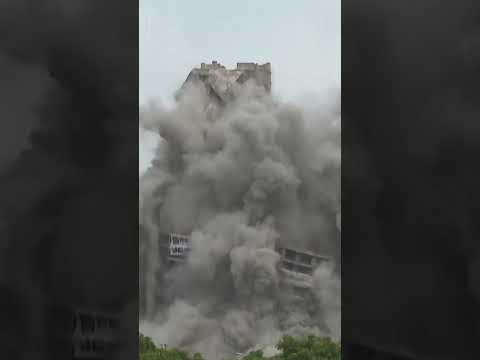 India demolishes illegal skyscrapers, evacuates thousands | USA TODAY #Shorts