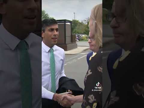 Truss and Sunak arrive at Sky News for leadership special