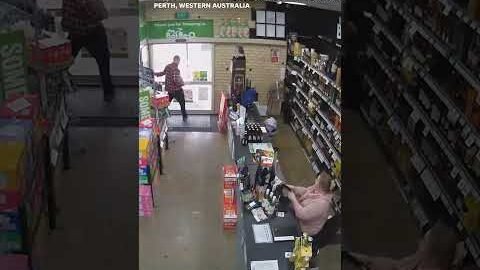 Wannabe thief stopped by locked door #Shorts