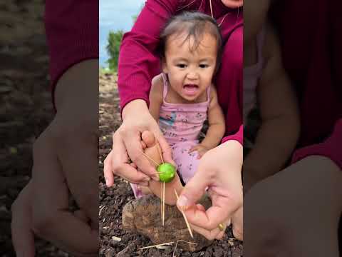 मुनिया के लिए मम्मी ने बनाई चप्पल 😋 Village Art / Desi Jugaad #shorts