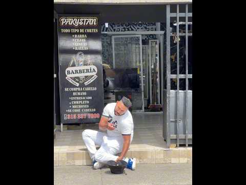 Sin querer queriendo el dinero me persigue Jajaja.. #humor #funny #youtubeshorts #shorts  #viral