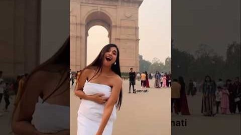 Viral towel dance in front of india gate #viralvideo #viralshorts #toweldance #indiagate #trending