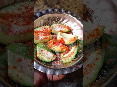 Desi Taste Eating Raw Mango with Salt in Village 🏡🥭✨ #village #villagelife #mango #eating