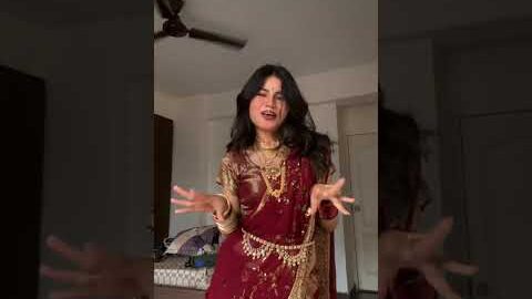 Chammak challo dance ❤️🌹 #shorts #ytshorts #dance #saree #desi #viral