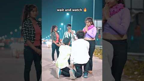 Desi Desi Na Bolya kar chhori re | Desi Desi | Is desi Ki fan ya duniya ho rhi re | Pihu babu,Vishal