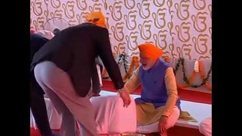 PM Modi refuse Table At sikh langar in Punjab 🇮🇳 |Narendra Modi | #shorts #modi #pmmodi #trending