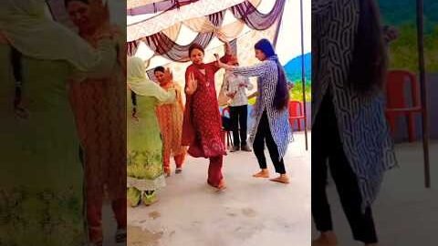 #desi #dance #pahadimaza #pahadiculture #dogrisong#alwaystrending #youtubeshorts #viralyoutubevideo
