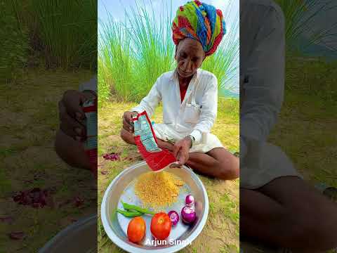 राजस्थान में नमकीन को देसी स्वाद बना देते है 😍 #desi #life #rajasthani #village #facts #shorts