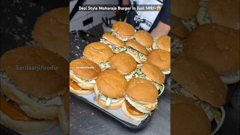 Desi Style Maharaja Burger in Just 149/-😋😱 #foodblogger #burgerlove #burgerrecipe #recipevideos