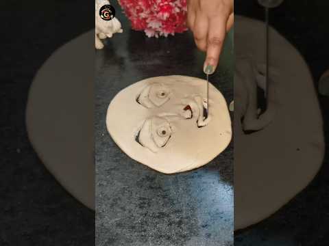 Desi girl making face paratha 💯😍 #streetfood #trendingshorts #food #viral #shortvideo #ranigkitchen