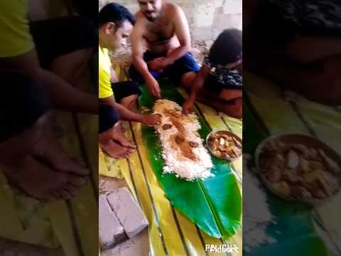 friends enjoy fooding🍪#kitchen #foodlover #enjoy #ytshort #trending #youtubeshorts #viral #shorts