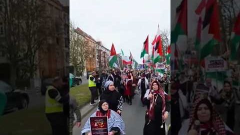 Powerful Voices for Palestine: Crowds Chant La ilaha illallah’ Worldwide #islamic#usa#uknews #shorts