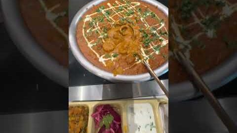 Desi Office Lunch 🤤 | Chaap + Pakistani Chole Combo 🇵🇰🇮🇳 #fyp #vlog #minivlog
