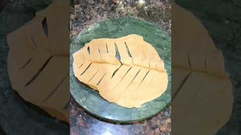 Unique Leaf Paratha Folding#shorts #trending #food #desi #paratha #roti #youtubeshorts #viralvideo