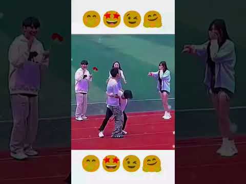 👍😄Delhi Se Manali || Cute Girl’s Dance || WhatsApp (Lyrics) Dance Status #ytshorts