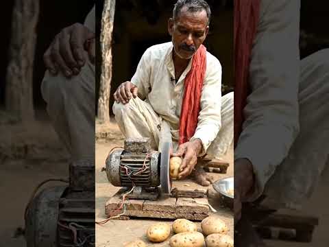 आलू छीलने का देसी जुगाड़। 🥰#potato #machine#desi jugaad#shorts#farmer