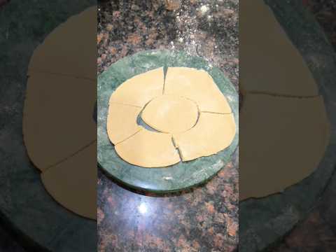 World’s best many roti #shorts #trending #food #desi #paratha #roti #youtubeshorts #viralvideo